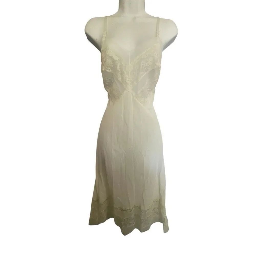 Luxite by Kayser 1958 Slip Rare Minaret White Nylon Knee Length Women’s Size 34